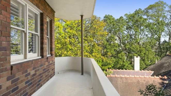 TV presenter and producer Natalie Hercus lists Bellevue Hill investment apartment