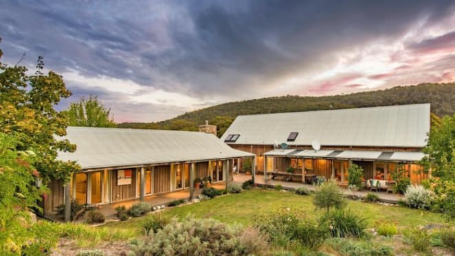 McCallum, an organic-style country homestead at Michelago for sale