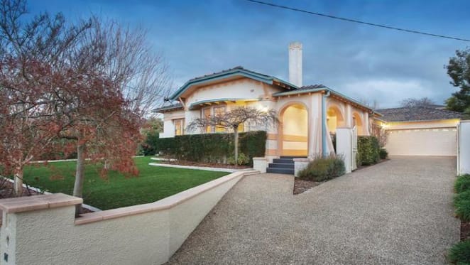 Olympian Lauren Hewitt lists Glen Iris house
