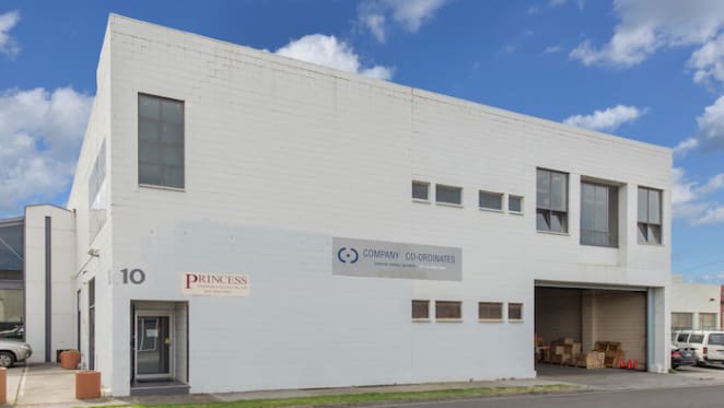 Oakleigh showroom/office sold at auction for $1.7 million