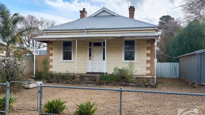 Original 1910 Mount Barker house sold for $320,000