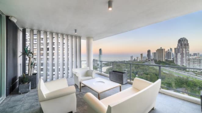 Tony Quinn sells Main Beach apartment ahead of auction