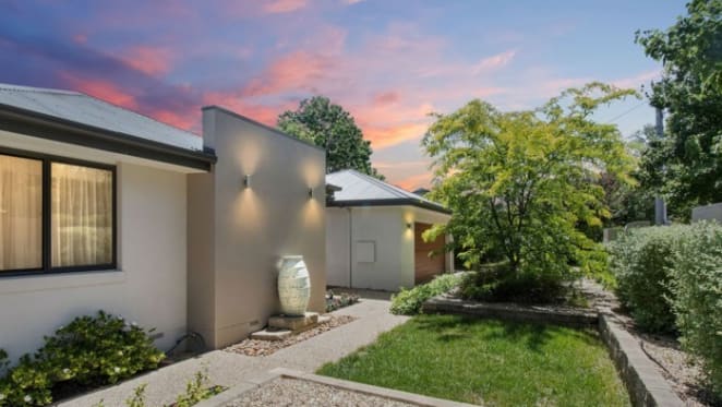 Canberra auctions off to a flier