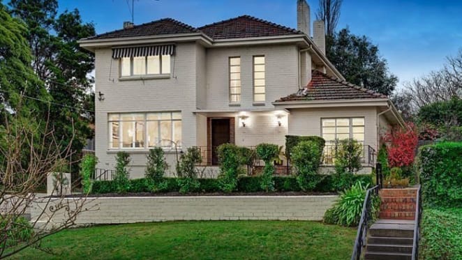 Kangaroos boss Geoff Walsh lists Ivanhoe East house