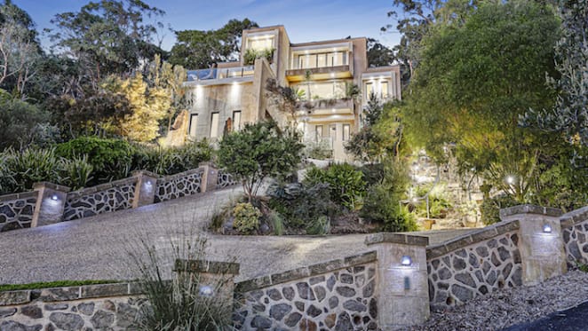 Upper Ferntree Gully eco-house with green heart