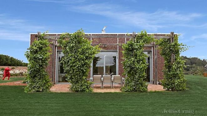 Sustainable bushfire-proof straw Daylesford house, The Green House, listed