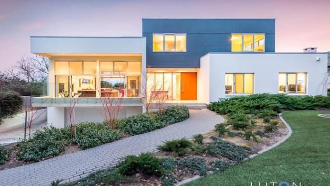 Peter Byfield-designed Red Hill house sold for $2.9 million