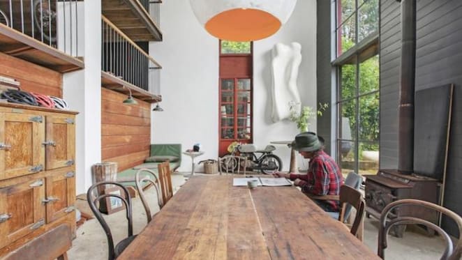 Sculptor Paul Begg lists Blue Mountains home
