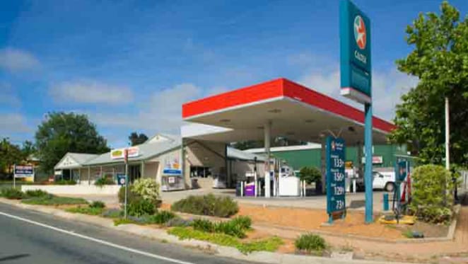Melbourne service stations to pump buyer demand
