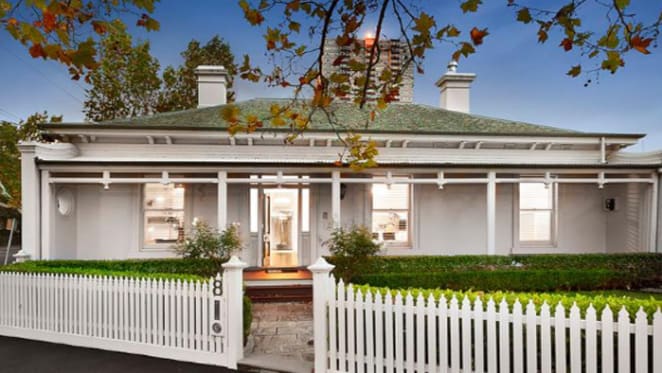 South Melbourne sells at $300,000 premium to late 2016 buyer interest