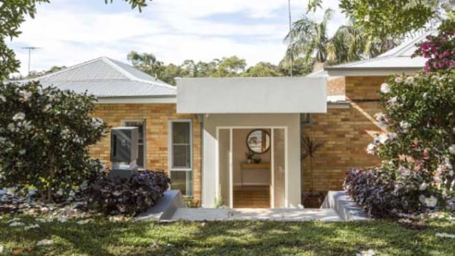Geoffrey Stackhouse lists renovated 1968 Roseville trophy home