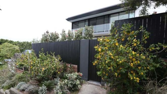 Actor Simon Baker upsizes to $6.5 million Bronte trophy home from Bondi Beach apartment