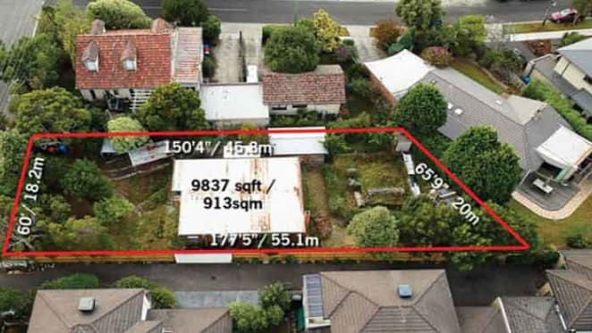 Cricketer Peter Siddle buys Black Rock building block