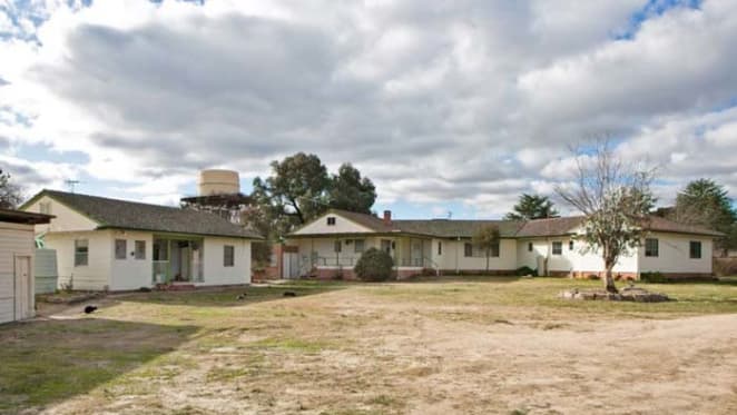 New England Brushgrove to Meares online auction
