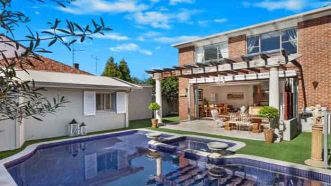 Sleep doctor sells in South Coogee