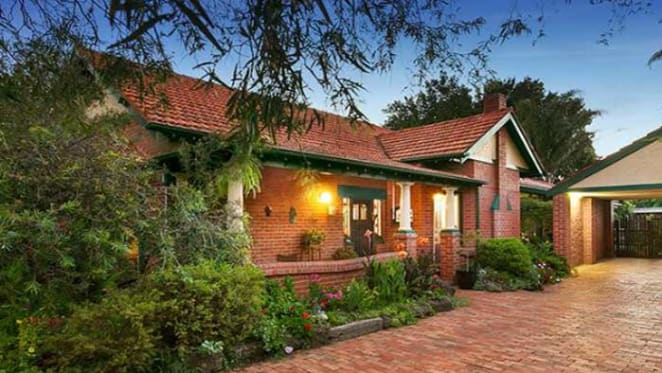 Melbourne's prestige suburbs netting 100 percent clearance rates