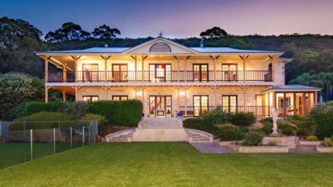 Buckingham Palace restorer sells Highfield Manor, Coomba Bay