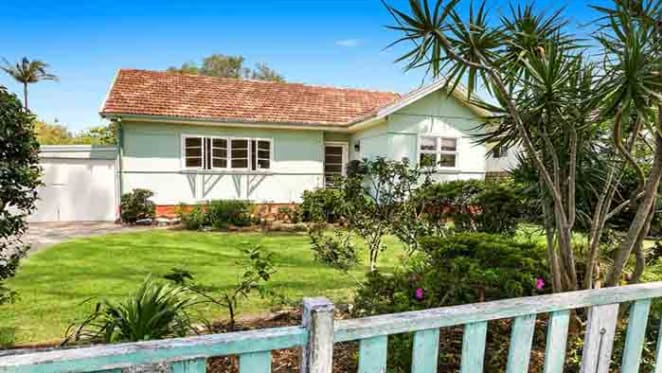 Curl Curl cottage stars in Sydney weekend auctions