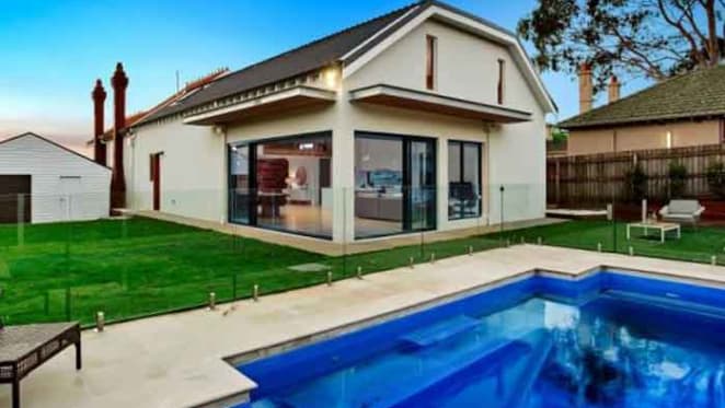 Bomber Dyson Heppell sells in Moonee Ponds