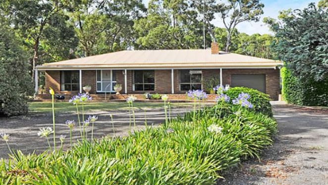 Regional Victoria's median dwelling price hits $300,000: CoreLogic