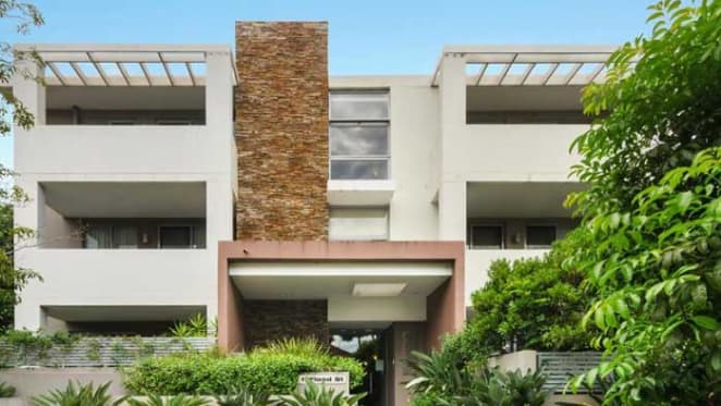 Model Jordan Stenmark buys in Bondi