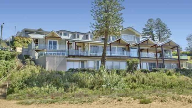 Little-used Toowoon Bay weekender sold by Ray Hadley