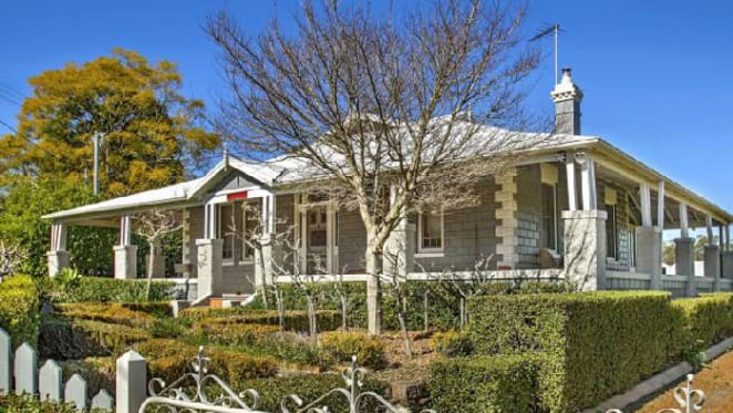 Ray Hadley lists Dural acreage