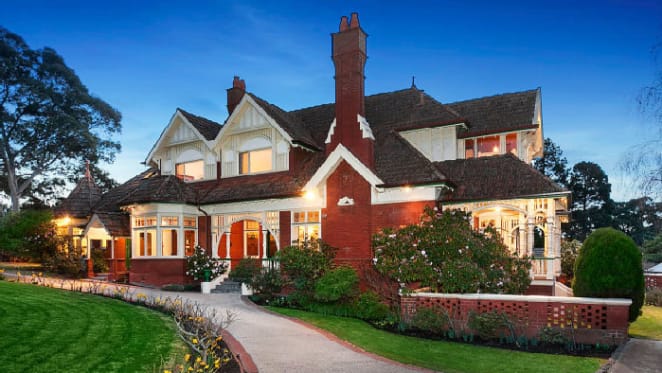 Early 1900s Harelands, Kew for spring sale