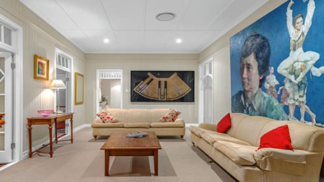 Professional ballet dancer Li Cunxin sells in Ascot