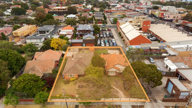 Developer pays premium for dual residential sites