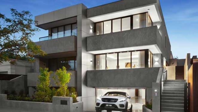 Boom time clearance rate for Sydney, Melbourne auctions