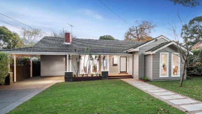 House Rules Carolyn Burns-McCrave didn't find Mitcham auction buyer