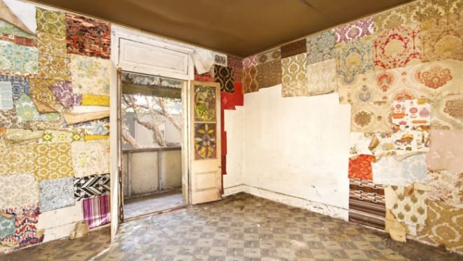 Paddo time warp… check out the wallpaper