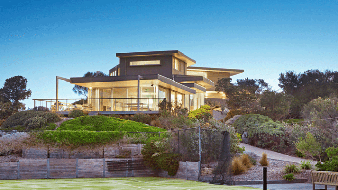 Home built by Country Road pioneer Jane Parker lists in Blairgowrie