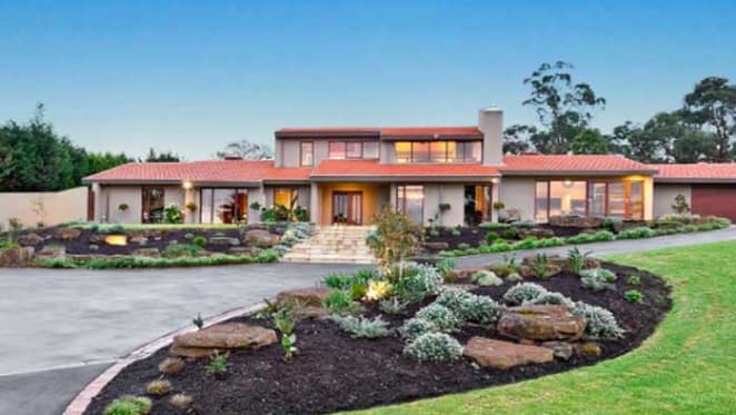 Tim Cahill buys in Melbourne