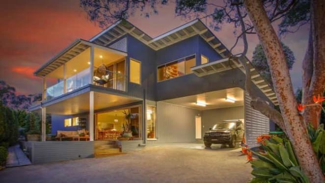 Actor Richard Roxburgh lists Bilgola home for Sunday auction