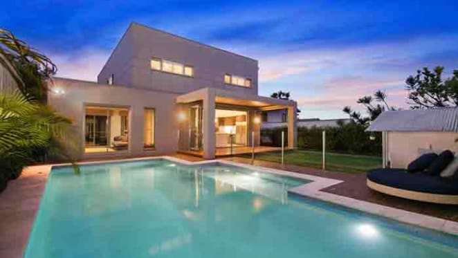 Celebrity personal trainer Shannan Ponton buys in North Curl Curl