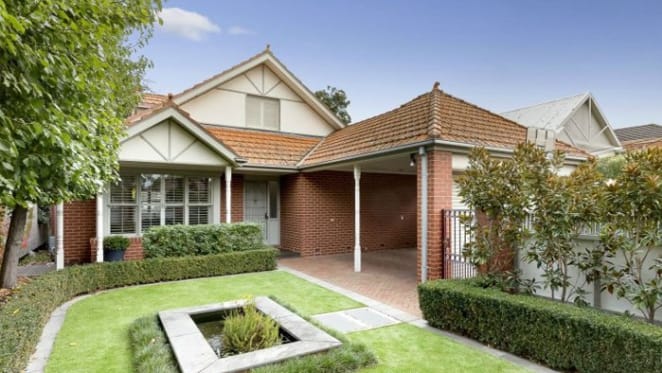 Nicole and Mark Bradtke sell in Sandringham