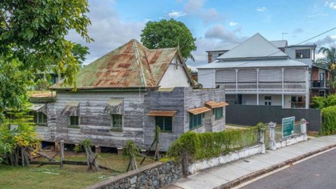 1880s Teneriffe coach house under contract