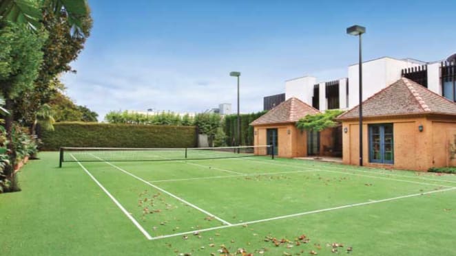 Melbourne tops auctions again with $7.8 million Toorak tennis court sale