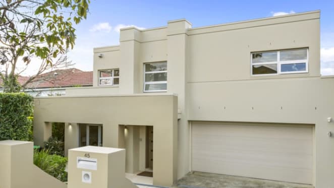 Sea Eagles coach Trent Barrett buys in Freshwater