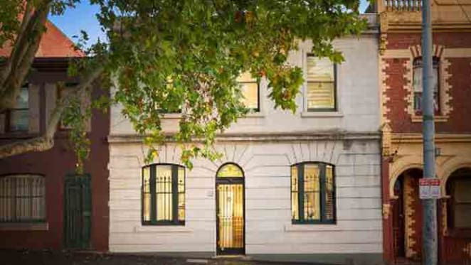 Historic Carlton trophy goes to auction