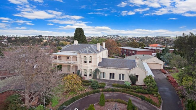 Historic Oak Park mansion listed