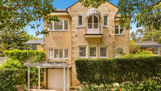 1970s home of soapie star Abigail listed in Mosman