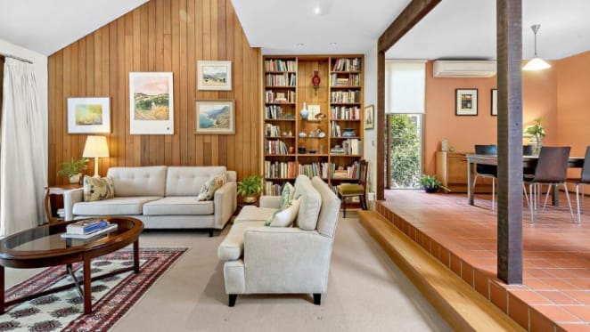 Beecroft bushland offering with Sydney School design