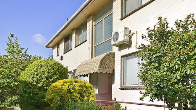One bedroom Glen Huntly apartment sold for $260,000