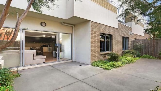 Two bedroom Footscray apartment sold for $455,000 - and small loss