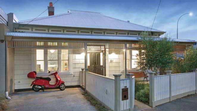 Mercedez-Benz boss sells designer Port Melbourne renovation