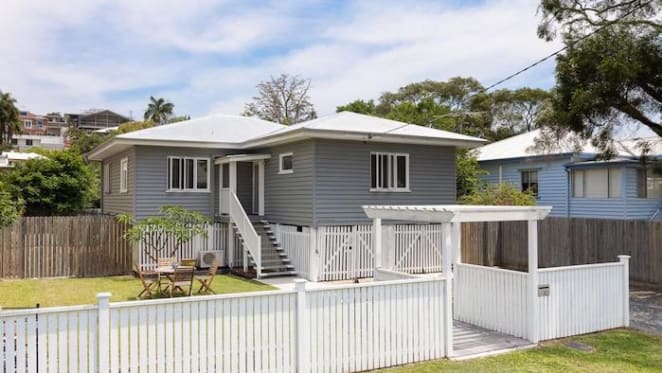 Nathan Hauritz caught as auction success rate deteriorates into the 30s