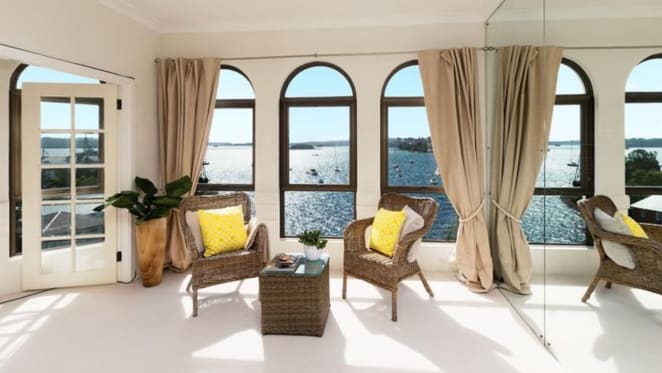 London-based expat sells two adjoining Elizabeth Bay waterfront apartments for $5.5 million